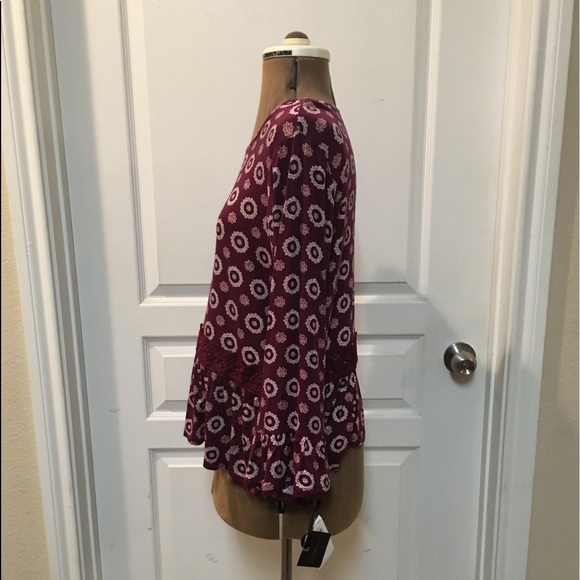 NWT Takara Bell Sleeve Peplum Top - Picture 8 of 9